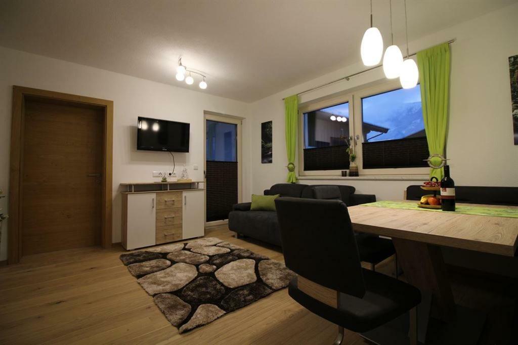 Apart Melanie Zell am Ziller Exterior photo